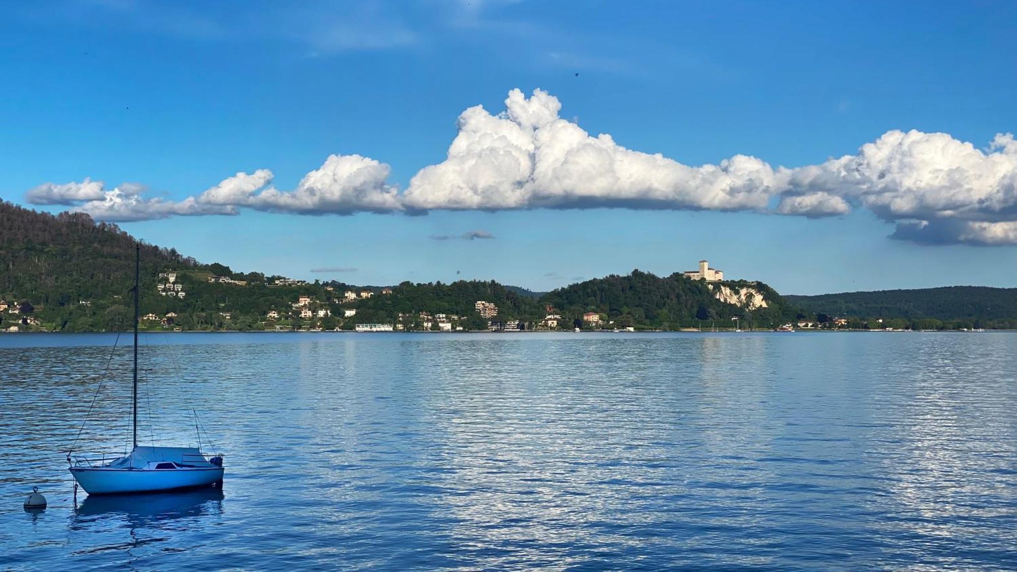 Fwl Romance On The Lake - Panorama Arona Exterior photo